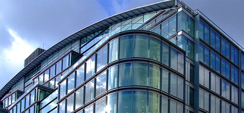 <span><h1>CURTAIN WALLING</h1> <br><h4>We offer an extensive, fully-integrated range of standard and custom curtain wall products that offer <b>flexibility of design, outstanding performance and ease of installation.</b></span